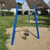 Bild vom Spielplatz anzeigen.
