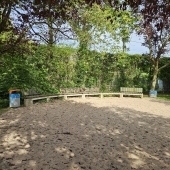Bild vom Spielplatz anzeigen.