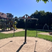 Bild vom Spielplatz anzeigen.