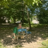 Bild vom Spielplatz anzeigen.