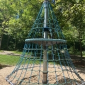 Bild vom Spielplatz anzeigen.