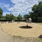 Bild vom Spielplatz anzeigen.