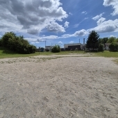 Bild vom Spielplatz anzeigen.