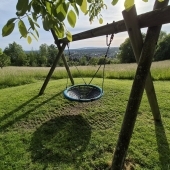 Bild vom Spielplatz anzeigen.