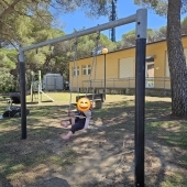 Bild vom Spielplatz anzeigen.