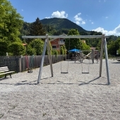 Bild vom Spielplatz anzeigen.