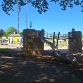 Bild vom Spielplatz anzeigen.