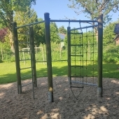 Bild vom Spielplatz anzeigen.