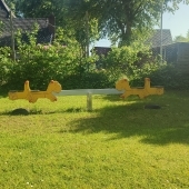 Bild vom Spielplatz anzeigen.