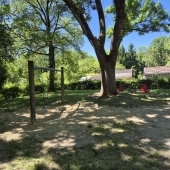 Bild vom Spielplatz anzeigen.