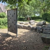 Bild vom Spielplatz anzeigen.