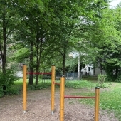 Bild vom Spielplatz anzeigen.