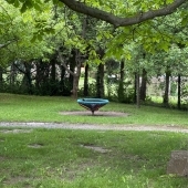 Bild vom Spielplatz anzeigen.