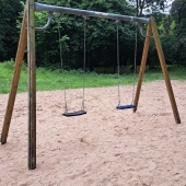 Bild vom Spielplatz anzeigen.