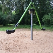 Bild vom Spielplatz anzeigen.