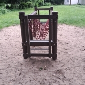 Bild vom Spielplatz anzeigen.