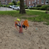 Bild vom Spielplatz anzeigen.