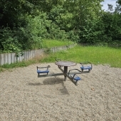 Bild vom Spielplatz anzeigen.