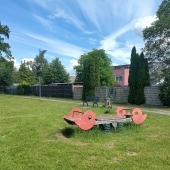 Bild vom Spielplatz anzeigen.