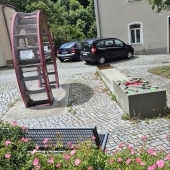 Bild vom Spielplatz anzeigen.