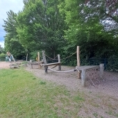 Bild vom Spielplatz anzeigen.