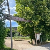Bild vom Spielplatz anzeigen.