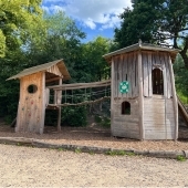 Bild vom Spielplatz anzeigen.