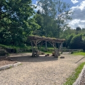 Bild vom Spielplatz anzeigen.