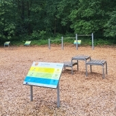 Bild vom Spielplatz anzeigen.