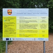 Bild vom Spielplatz anzeigen.