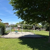 Bild vom Spielplatz anzeigen.