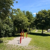 Bild vom Spielplatz anzeigen.