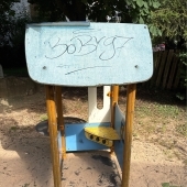 Bild vom Spielplatz anzeigen.