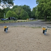 Bild vom Spielplatz anzeigen.