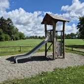 Bild vom Spielplatz anzeigen.