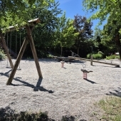 Bild vom Spielplatz anzeigen.