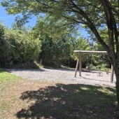 Bild vom Spielplatz anzeigen.