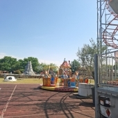 Bild vom Spielplatz anzeigen.