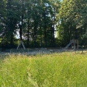 Bild vom Spielplatz anzeigen.