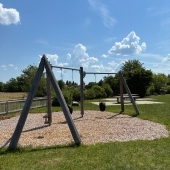 Bild vom Spielplatz anzeigen.