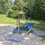 Bild vom Spielplatz anzeigen.