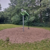 Bild vom Spielplatz anzeigen.