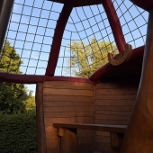 Bild vom Spielplatz anzeigen.