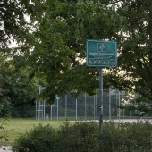 Bild vom Spielplatz anzeigen.