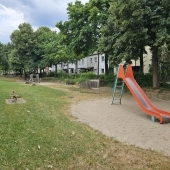 Bild vom Spielplatz anzeigen.