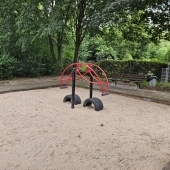 Bild vom Spielplatz anzeigen.