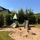 Bild vom Spielplatz anzeigen.