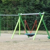 Bild vom Spielplatz anzeigen.