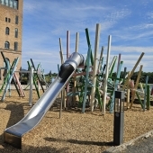 Bild vom Spielplatz anzeigen.