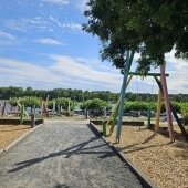Bild vom Spielplatz anzeigen.